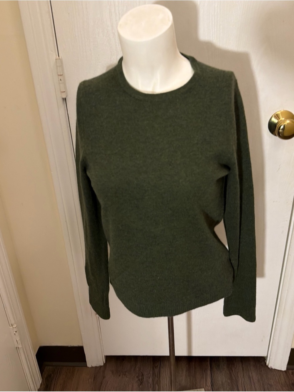 LL Bean Womens Sz XS Olive Green 100% Cashmere Crewneck Sweater Classic New